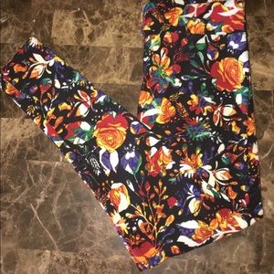 Lula Roe Tall & Curvy Floral Patterned Leggings